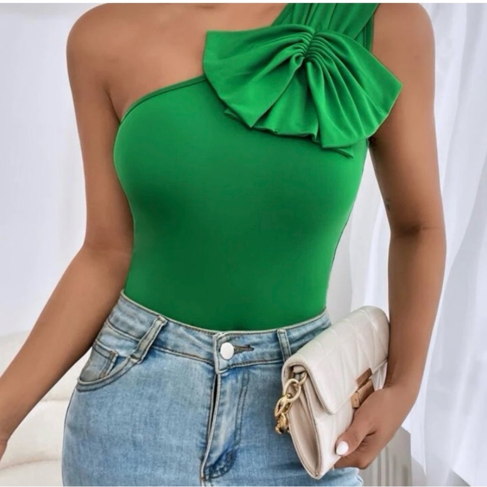 SHEIN Green One-Shoulder Bodysuit - Picture 6 of 11